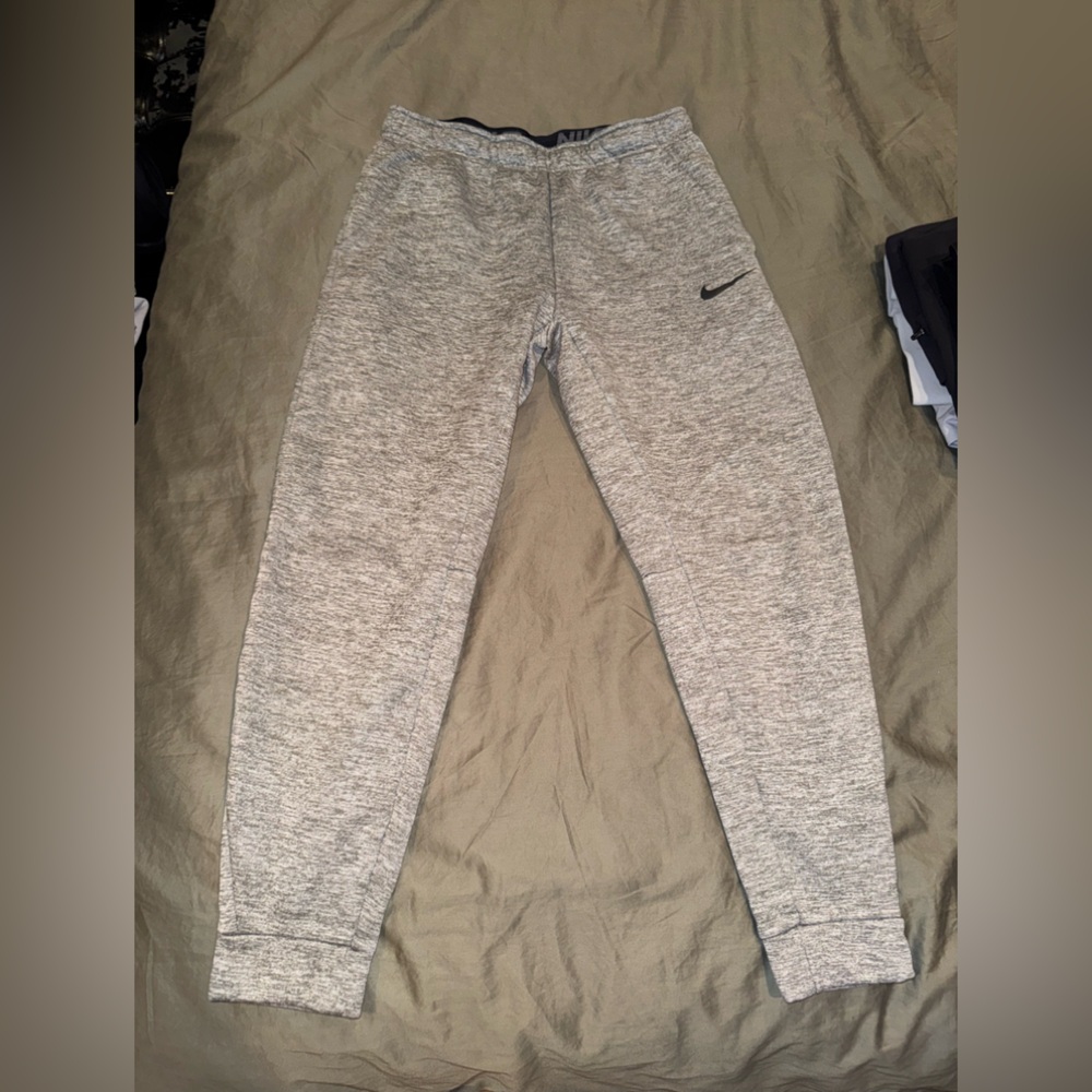 Nike Men’s Combat Running & Training Sweatpants Grey
